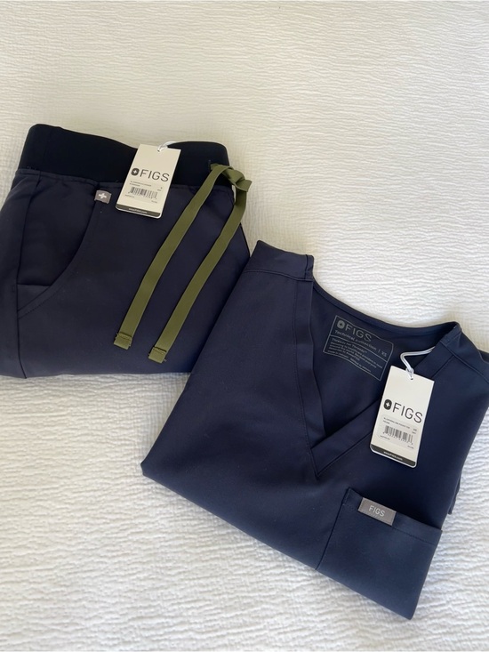 Figs Other - NWT FIGS Quiet Navy Scrub Set XS Top / S Zamora Jogger Pants